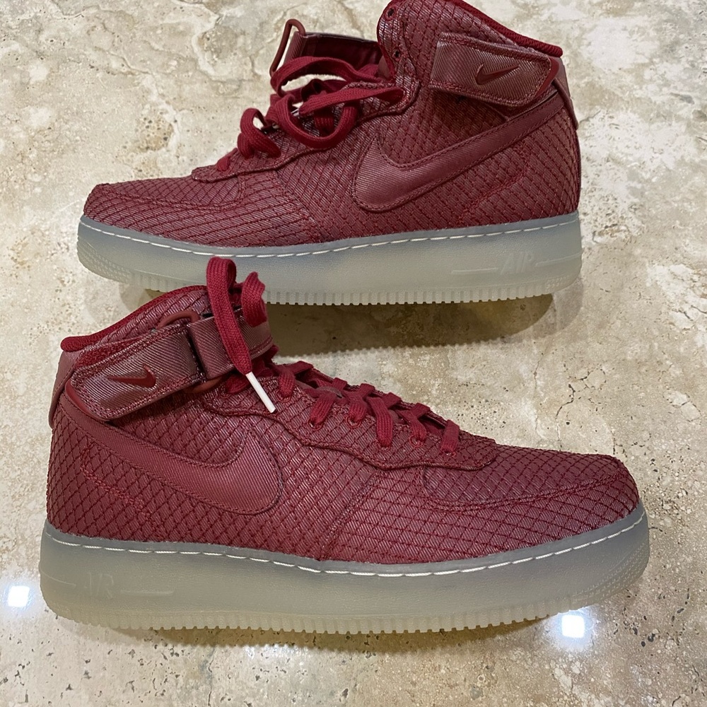 NEW NIKE AIR FORCE 1 MID '07 LV8 MENS SZ 9